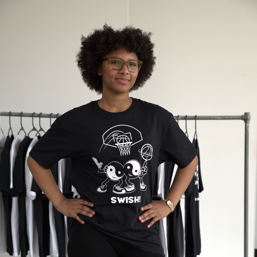 Swish! - Unisex T-Shirt Black &amp; White